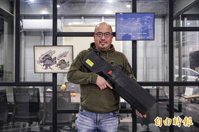 玩轉無人機20餘年 黑鏡科技董座蕭淵展要用「數據庫」守護領空