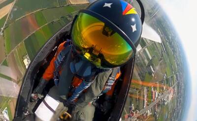 待在F-16戰機駕駛艙是什麼感覺？ 軍媒用VR 360帶您身臨其境