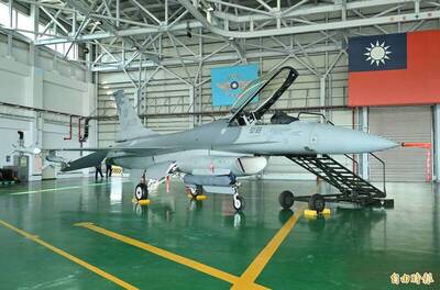 我國首架F-16V BLK70戰機即將出廠  國防部派副部長代表出席