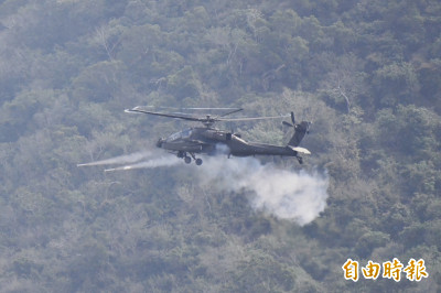 阿帕契直升機實彈射擊  陸航特遣隊展現精實戰力