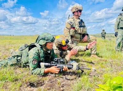 國軍333旅訓練驚見全副武裝「美語老師」 立委王定宇PO合訓照片