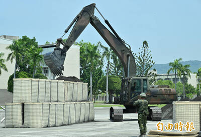 賴清德視導工兵訓練中心 HESCO防禦工事成阻絕敵軍新利器