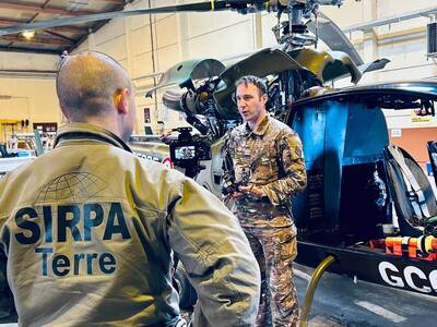 【影】無人機不只可以奇襲 法陸軍測試直升機操作FPV協同作戰