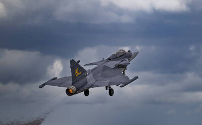 JAS-39E「獅鷲」戰機導入AI科技  3次飛測驗證超視距決策能力