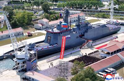 北韓崔賢級「姜健號」驅逐艦二度下水 金正恩允諾再造兩艘