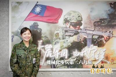 美女軍官主持M1A2T戰車射擊直播  吳偲語為「台版艾布蘭」做足功課