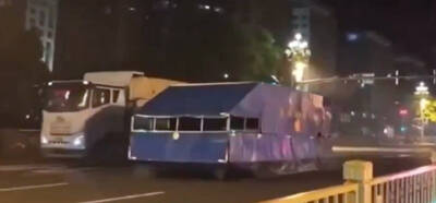 【影】北京道路出現身龜殼甲車?!  被疑是新式戰車