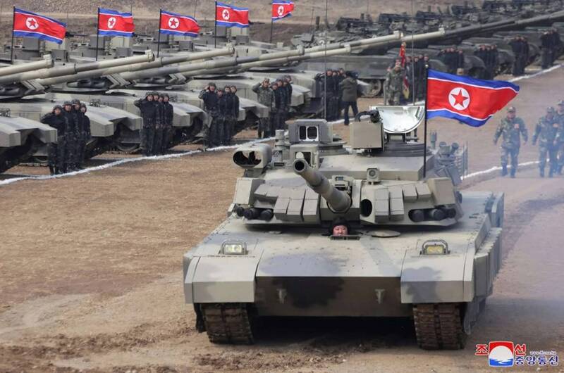 不只工兵 烏情資：北韓準備「連人帶車」送戰車去烏克蘭