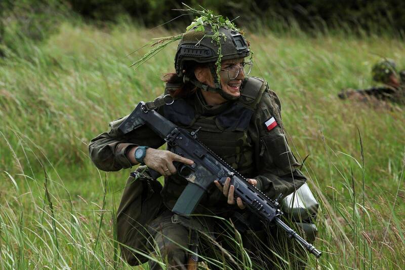 憂俄國入侵 波蘭人民踴躍參加志願軍事訓練