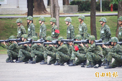 賴總統視導嘉義部隊  國軍操演紅隼火箭彈及無人機