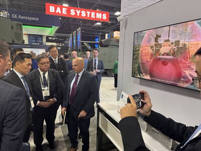 了解最新軍備趨勢 陸軍司令呂坤修率團參加美AUSA軍備展