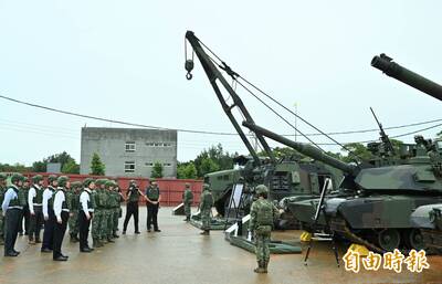 學弟來了！14輛M88A2隨M1A2T戰車報到 可拖動64噸巨獸