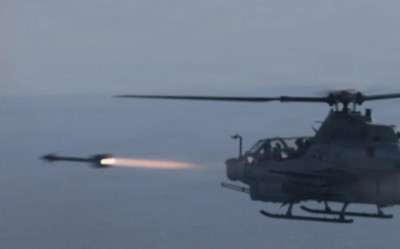 美軍AH-1Z直升機加勒比海射擊「響尾蛇」飛彈  罕見支援反毒任務