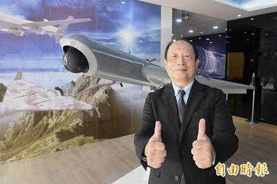 「劍翔」無人機換個尋標器就不一樣了 催生「勁蜂二型」性能大解放