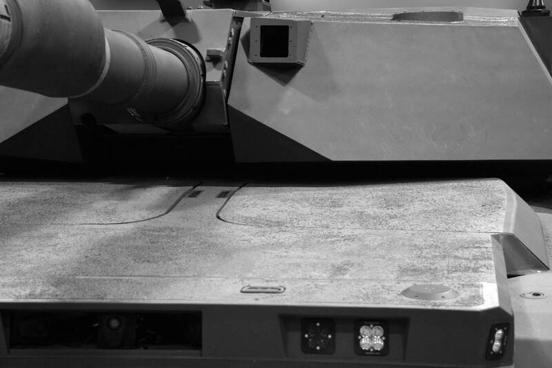 美陸軍曝光M1E3戰車原型車實照 但賣關子只給外界看個「頭」