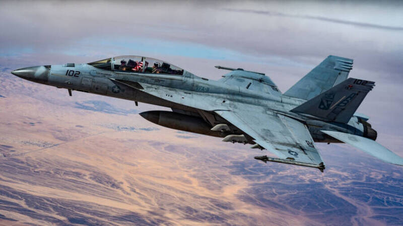 美軍示警「自由飛行時代結束」！F-18遇二線對手恐成活靶