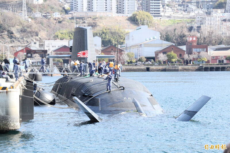 獨家直擊》日本海上自衛隊吳基地 搭船可近看「蒼龍級」潛艦（圖多）
