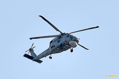 海軍反潛直升機誤拋0.11公噸副油箱  海保署：國防部尚未尋獲