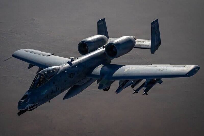 A-10「疣豬」再出戰！30公厘機砲開火 廉價火箭攔截無人機