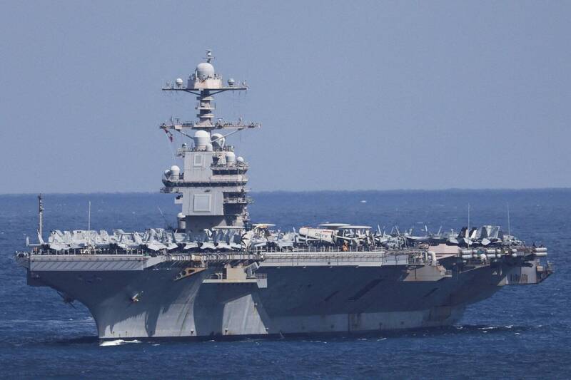600張床燒掉！美最強航艦「福特號」火燒30小時 水兵被迫睡地板
