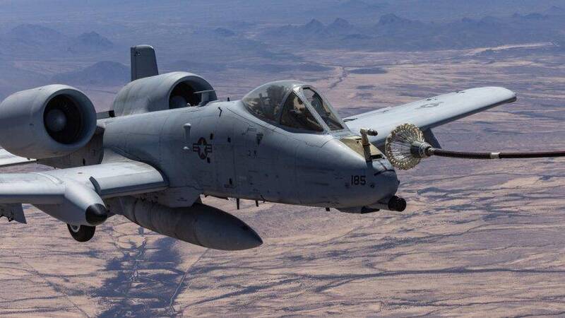 「疣豬」不怕沒油被迫撤離戰場！A-10終於能找運輸機接油