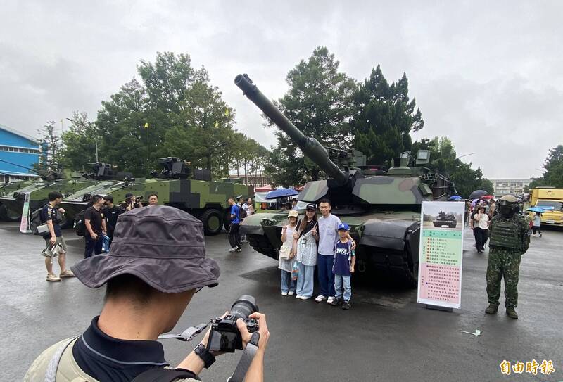 陸軍司令部80週年慶！地表最強戰車M1A2T亮相