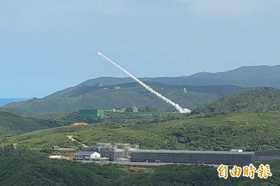 國產陸射劍二飛彈轟鳴九鵬 傳研改「上彈只要10分鐘」