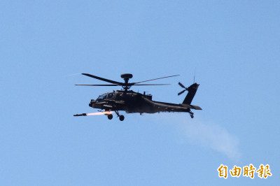 神鷹操演驚豔聯手！無人機聯手阿帕契「黃金5秒」獵殺海上敵艦