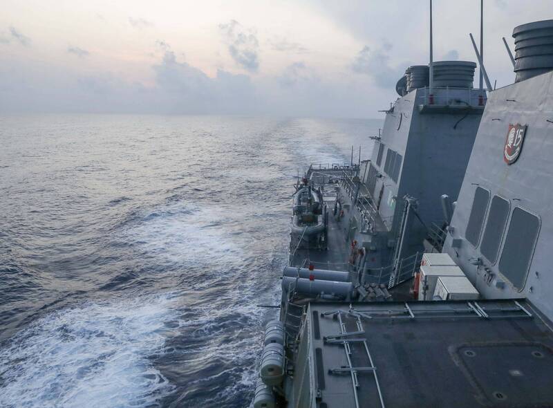美國海軍表示重申南海航行權利和自由，並表示行動符合國際法。（圖擷取自美國海軍第七艦隊臉書粉絲專頁）
