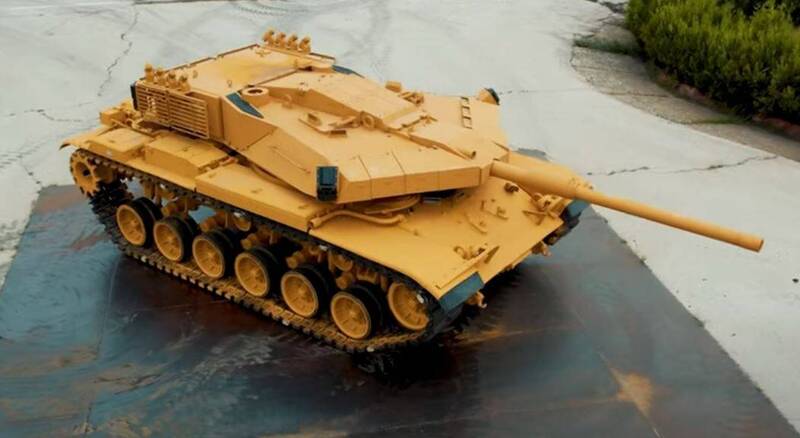 土耳其國防承包公司「Roketsan」推出適用於M60A3主戰車的改良模組化砲塔，不僅加裝爆炸反應裝甲，甚至減輕重量。（圖擷取自Roketsan YouTube ）
