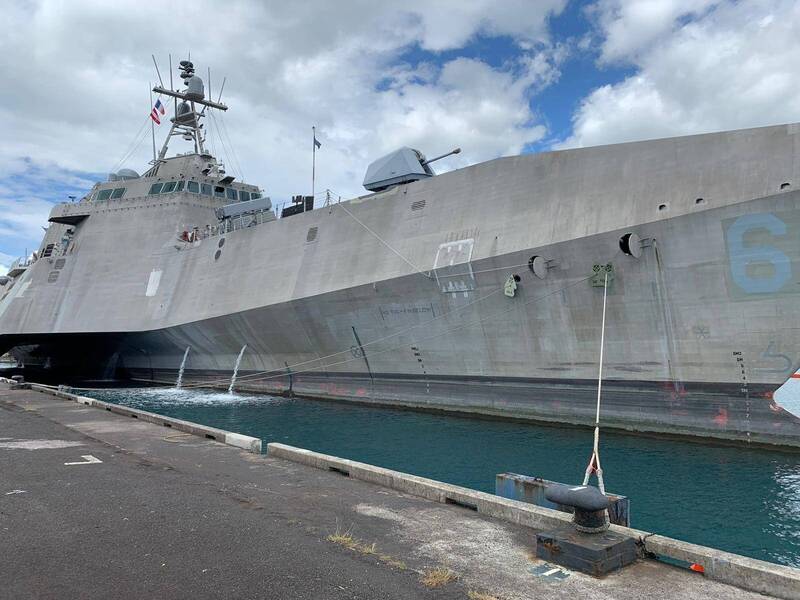 濱海戰鬥艦計畫執行以來一直飽受爭議，鋁合金船身擁有結構強度不足與腐蝕的問題，同時該艦標榜的「可替換任務模組」概念從未真正實現過。（圖片取自美國海軍）