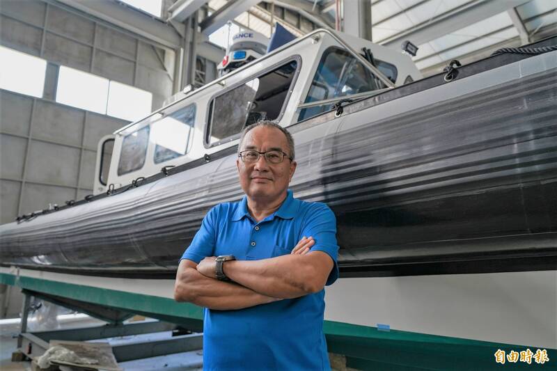 罡旻身為知名突擊艇製造商，資本額雖不到六千萬元，胡彥儒仍樂觀看待國內國防市場環境，游刃有餘的同時也不著急。（記者涂鉅旻攝）