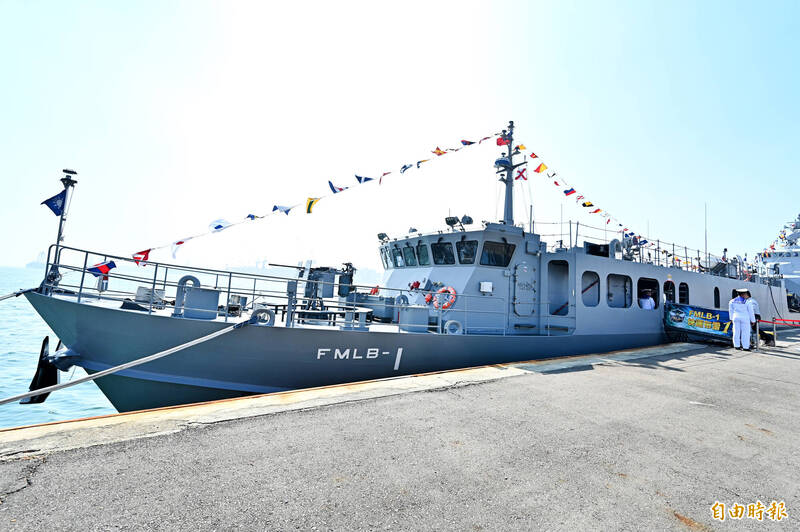 快速布雷艇為海軍現行水雷武器之能力。（記者李惠洲攝）