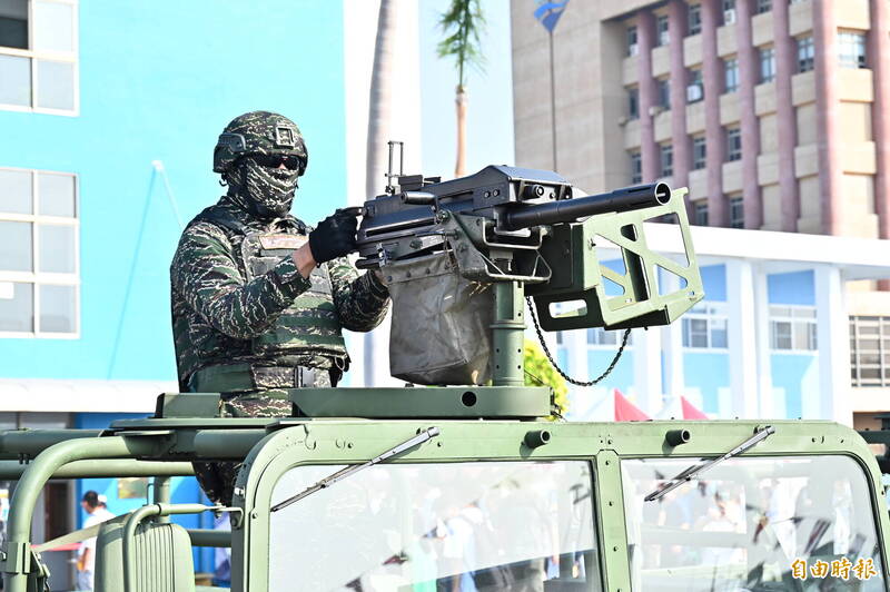 MK19-3式40公厘榴彈槍。（記者李惠洲攝）