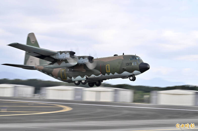 C-130H型力士運輸機。（記者塗建榮攝）