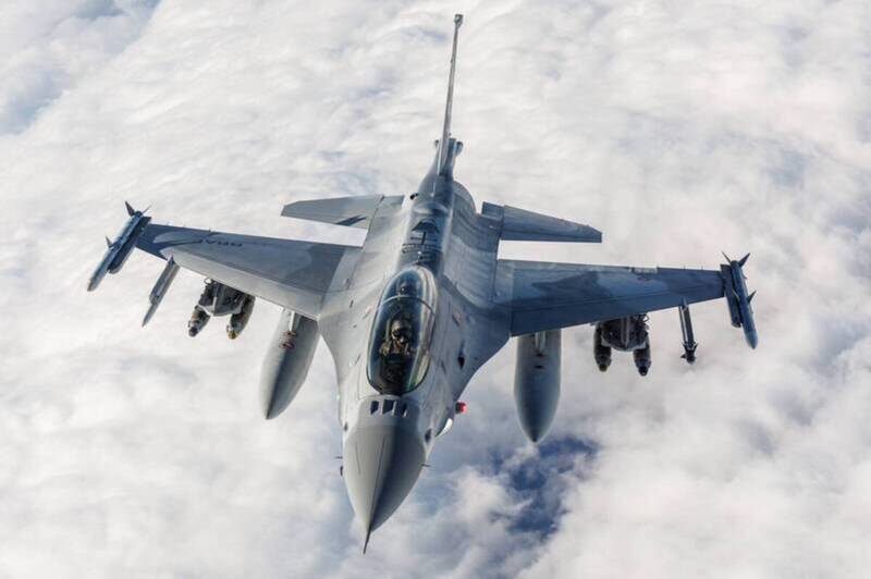國軍向美國採購66架F-16V block70戰機，預計年底前陸續出廠，圖為美國空軍測試同型機情形。（取自美國空軍官網）