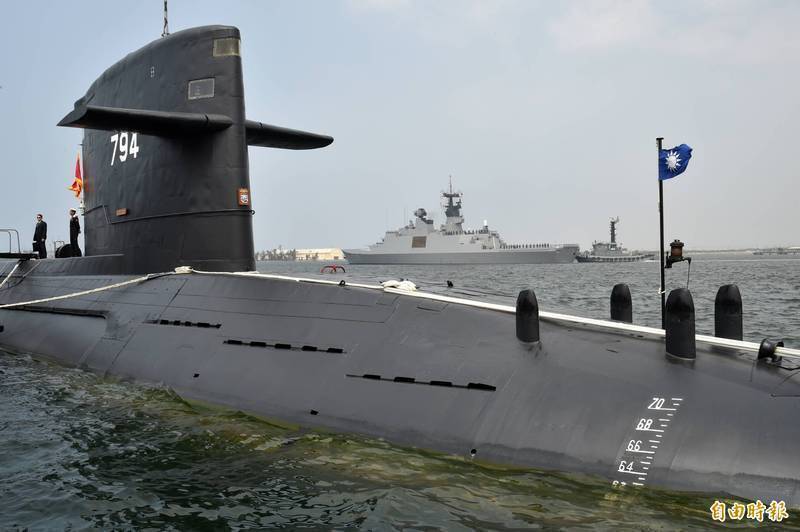 我國現有「海龍」及「海虎」兩艘「劍龍級」潛艦，自1987年自荷蘭接艦返國成軍，至今已逾37年。圖為舷號794的海虎號潛艦。（資料照）
