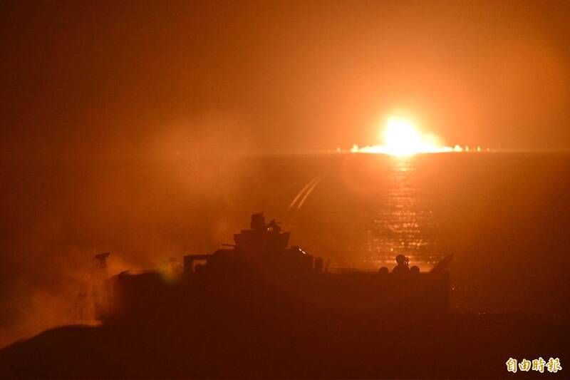 陸軍隨拖式2B飛彈採購的重型悍馬車及M41A7改良型目獲系統，在今年「天馬操演」首次夜間射擊中，繳出12射11中，命中率達91.6%。（本報資料照，記者塗建榮攝）