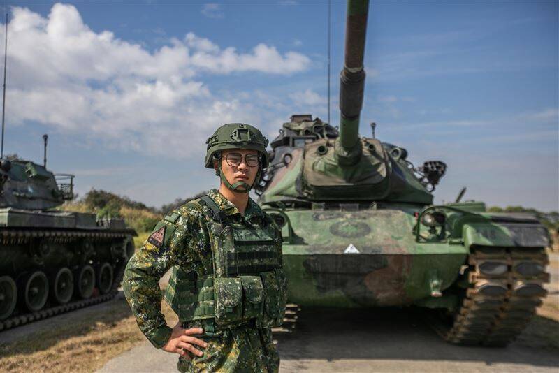 自小就對戰車有興趣，新訓自願分發裝甲旅並轉服志願役的586旅李冠霖二兵。（取自青年日報）