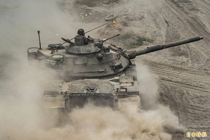 M60A3戰車在我國服役30年左右，因此，國軍正進行引擎、砲控及砲管的延壽與性能提升案。（資料照）