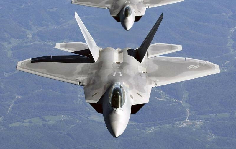 升級計畫由洛克希德馬丁公司（Lockheed Martin）主導，成功完成六次試飛，預計延長F-22服役至2040年代，並強化其對抗中俄匿蹤戰機的能力。（歐新社檔案照）