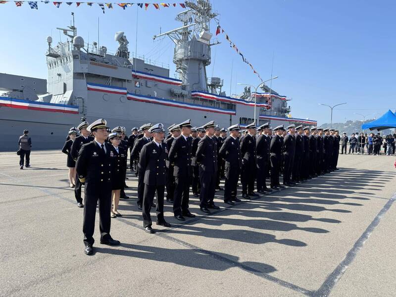 於我國海軍服役30年、首艘以台灣地區命名的濟陽級巡防艦「蘭陽號」（FFG-935），今年1月23日在高雄新濱碼頭舉行除役儀式。（臧持新先生授權提供）