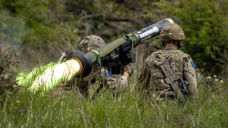 美國新一代「輕量化指揮發射單元」（LWCLU）持續測試中，英國陸軍近日測試發射「標槍」反裝甲飛彈，居然命中4公里外目標，創下有效射程紀錄。（圖取自RTX）