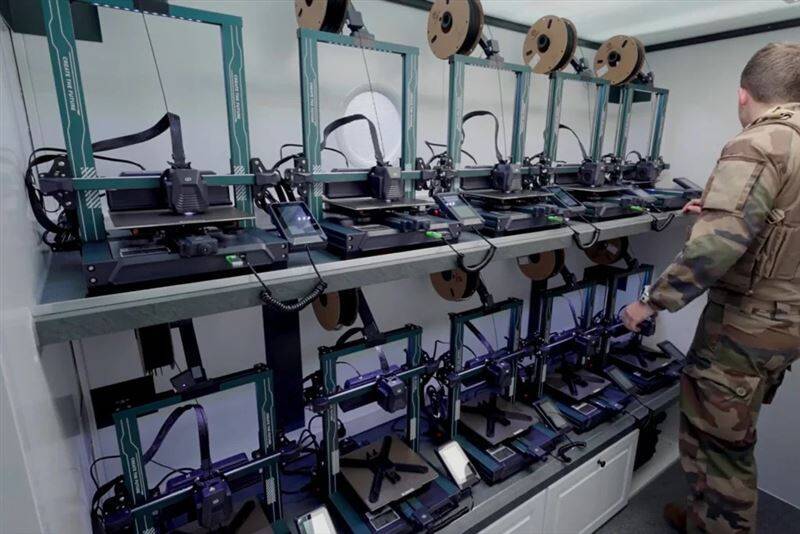 法國陸軍近期與本土新創公司合作，使用機動微型工廠在前線地區製造第一人稱視角（FPV）無人機。（圖取自Per Se Systems）