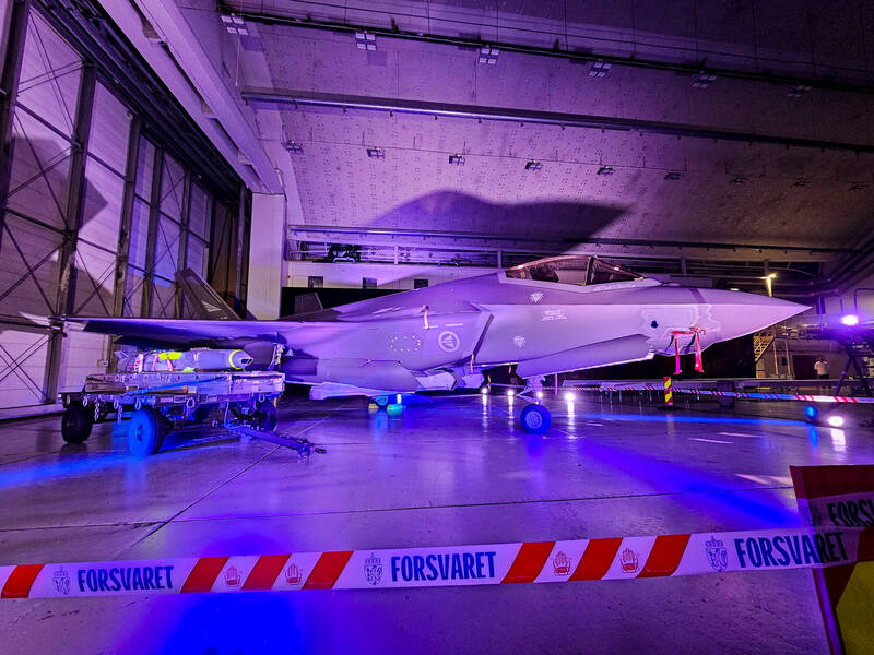 挪威皇家空軍的F-35戰機與「聯合打擊飛彈」，這也將成為德國空軍的採購項目。（取自挪威皇家空軍臉書）