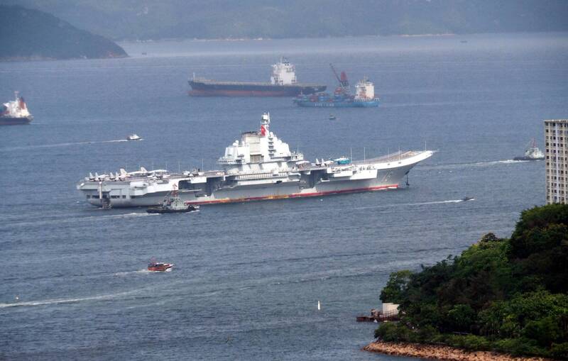 中國航空母艦遼寧艦7至8日在日本南鳥島近海航行，首度有中國航空母艦進入該海域。中國外交部今天回應，符合國際法和國際慣例，「希望日方客觀理性看待」。（中央社資料照）
