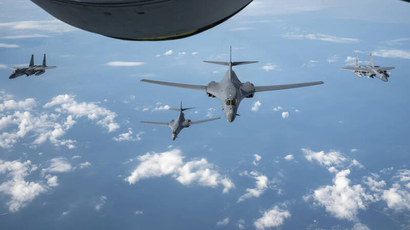 2023年投入北美防空司令部（NORAD）「高貴衛士」演習的B-1B超音速戰略轟炸機。（美國空軍官網）