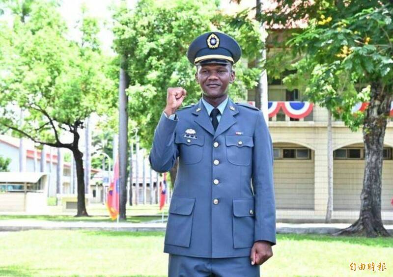 友邦史瓦帝尼外籍生陸軍官校畢業 返國任官