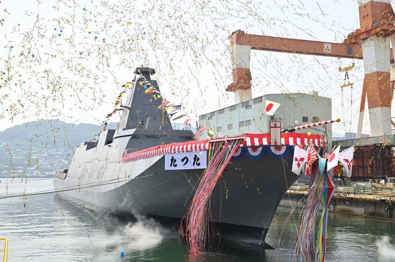 日本海上自衛隊第11艘最上級護衛艦「龍田川號」（FFM-11），本月2日在三菱重工的造船廠舉行命名暨下水儀式。（日本海上自衛隊官方Facebook）