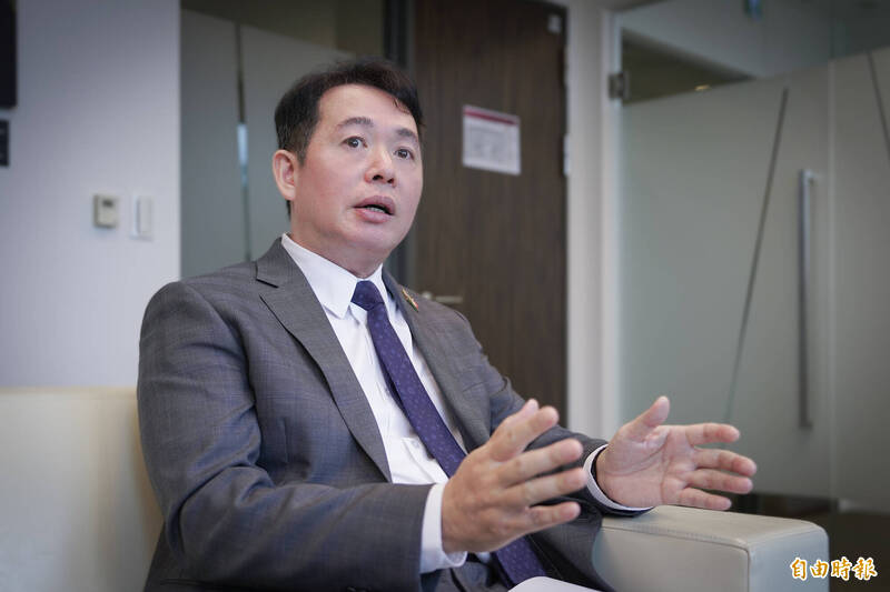 美國國防大廠諾斯洛普．格魯曼台灣分公司執行長黃思勳日前接受本報專訪，暢談諾格在台深化軍事合作的三階段進程。（記者涂鉅旻攝）